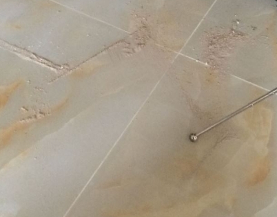 苏尼特左瓷砖空鼓维修公司分享粘合剂选择不当在瓷砖铺贴过程中可能导致以下问题