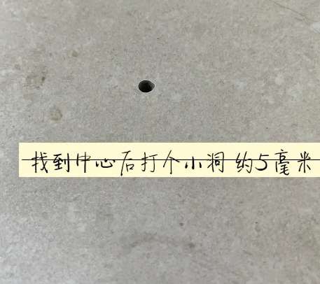 苏尼特左瓷砖空鼓维修公司专业解答在瓷砖铺贴过程中，如果砂料搅拌不均匀，将会带来以下问题